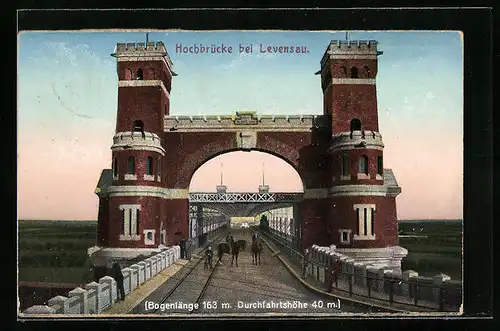 AK Levensau, Hochbrücke mit Fussgängern und Reitern