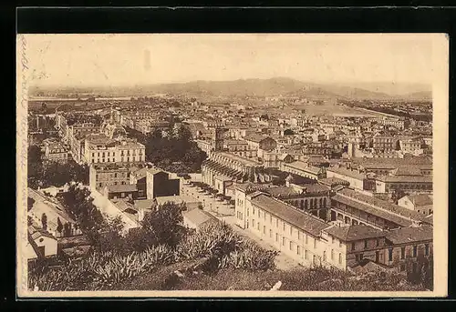 AK Bone, Panorama de la Ville