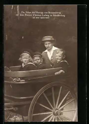 AK Die Söhne des Herzoges von Braunschweig mit dem Prinzen Christian Ludwig zu Mecklenburg auf einer Spazierfahrt