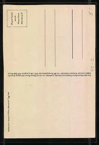 AK Jäger mit Gewehr in einem Ruderboot auf Entenjagd