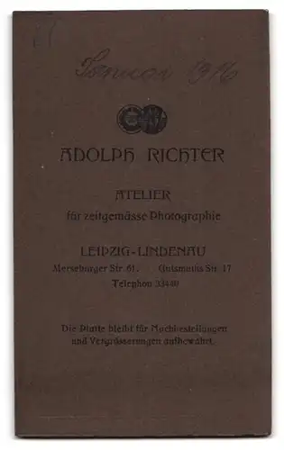 Fotografie Adolph Richter, Leipzig-Lindenau, Merseburger Str. 61, Kleines Kind im weissen Leibchen