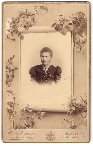 Fotografie Heinrich Axtmann, Plauen /V., Bahnhofstrasse 27, Junge Dame mit zurückgebundenem Haar