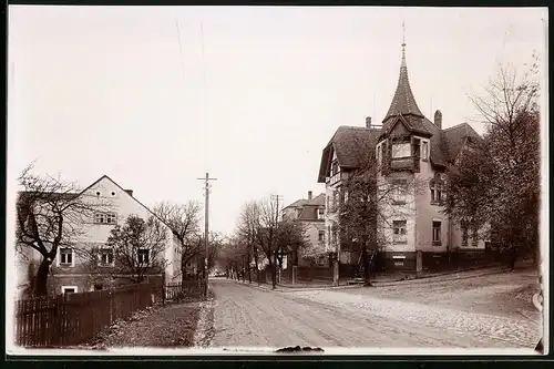 Fotografie Brück & Sohn Meissen, Ansicht Bad Hartha, Blick in die Lindenstrasse mit Eck Wohnhaus