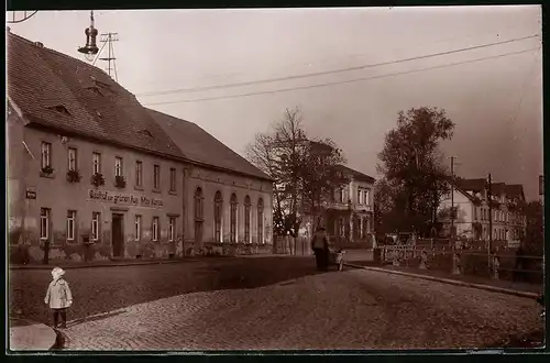 Fotografie Brück & Sohn Meissen, Ansicht Frohburg i. Sa., Bahnhofstrasse mit Gasthof zur grünen Aue