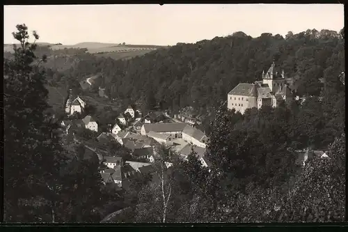 Fotografie Brück & Sohn Meissen, Ansicht Liebstadt i. Sa., Blick auf den Ort mit Schloss Kuckuckstein