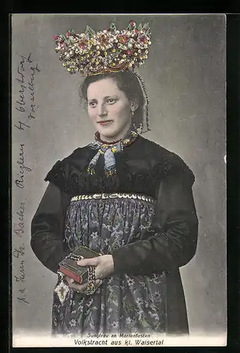 AK Frau mit Gesangbuch in Volkstracht aus dem kl. Walsertal