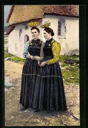 AK Bregenzerwälderinnen in Tracht beim Kirchgang