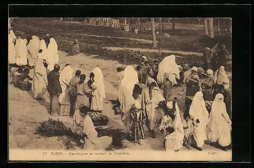 AK Alger, Mauresques se rendant au Cimetière