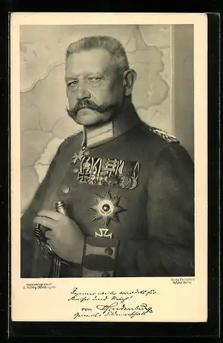 AK Paul von Hindenburg in Uniform mit Ordensspange