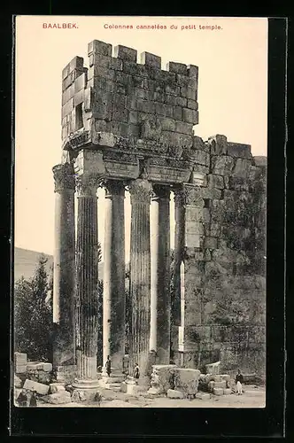 AK Baalbek, Colonnes cannalées du petit temple