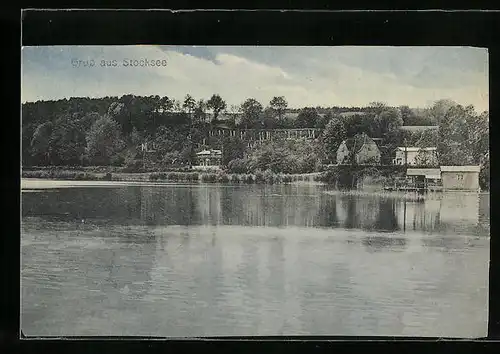 AK Stocksee, Gruss mit Blick aufs Wasser und Häusern am Ufer