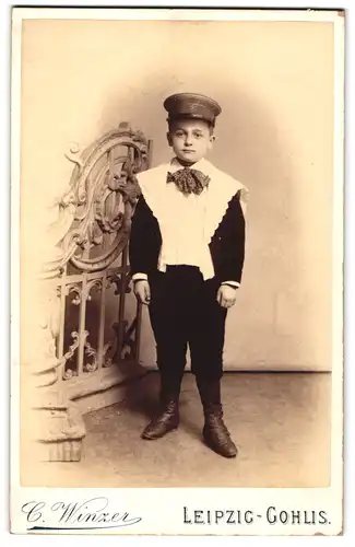Fotografie C. Winzer, Leipzig-Gohlis, Äussere Halleschestrasse 50, Kleiner Junge in hübscher Kleidung