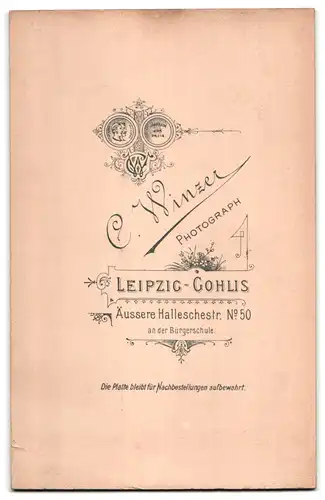 Fotografie C. Winzer, Leipzig-Gohlis, Äussere Halleschestrasse 50, Kleiner Junge in hübscher Kleidung