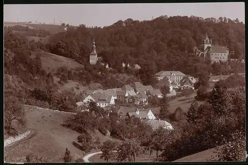 Fotografie Brück & Sohn Meissen, Ansicht Liebstadt i. Sa., Blick auf die Stadt mit Schloss und Kirche