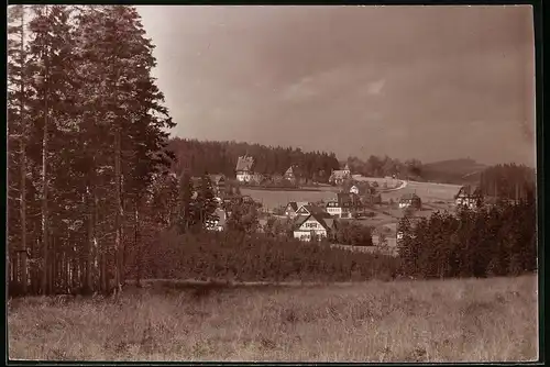 Fotografie Brück & Sohn Meissen, Ansicht Oberbärenburg, Blick in den Ort mit Wohnhäusern
