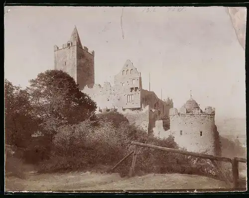 Fotografie Brück & Sohn Meissen, Ansicht Saaleck, Blick auf die Ruine der Rudelsburg