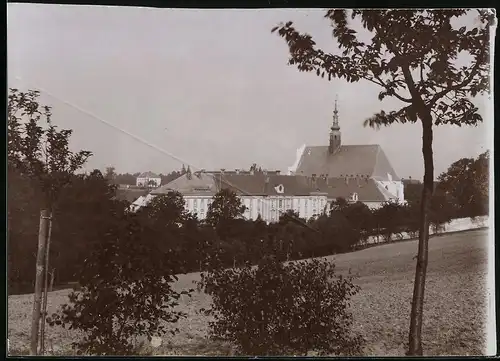Fotografie Brück & Sohn Meissen, Ansicht Panschwitz-Kuckau, Blick auf das Kloster St. Marienstern mit Convent Gebäude