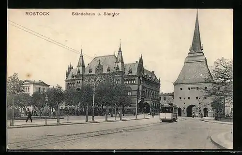 AK Rostock, Ständehaus und Steintor mit Strassenbahn