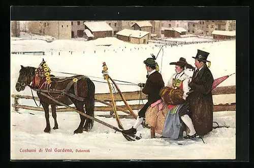 AK Costumi di Val Gardena /Dolomiti, Paar im Pferdeschlitten in Tracht