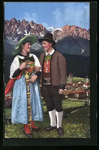 AK Paar in Costumi di Pusteria