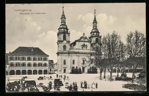 AK Ludwigsburg, Marktplatz mit Stadtkirche