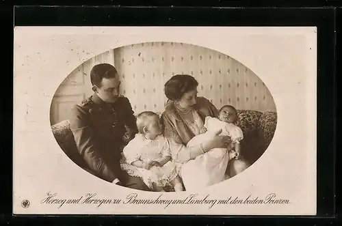 AK Ernst August Herzog von Braunschweig mit Gemahlin und den beiden Prinzen