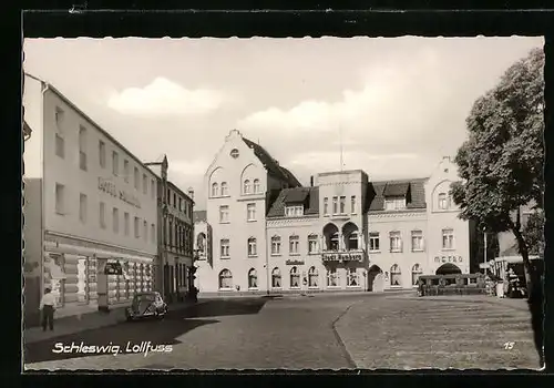 AK Schleswig, Ortspartie Lollfuss mit Hotel Stadt Hamburg