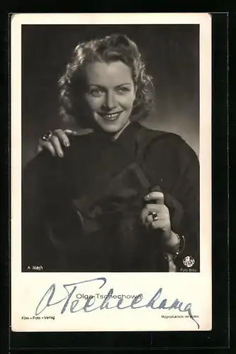 AK Schauspielerin Olga Tschechowa mit herzlichem Lächeln, Originalautograph