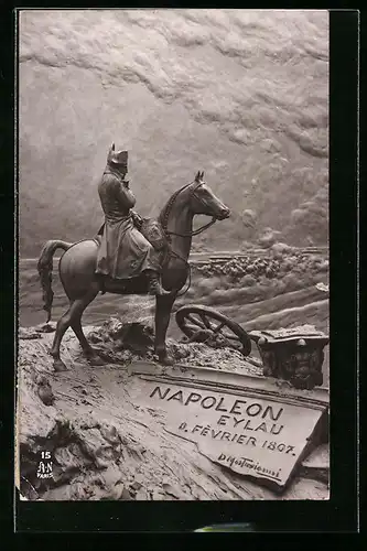 Künstler-AK Domenico Mastroianni: Napoleon auf seinem Pferd blickt auf das Schlachtfeld in Eylau 8.2.1807