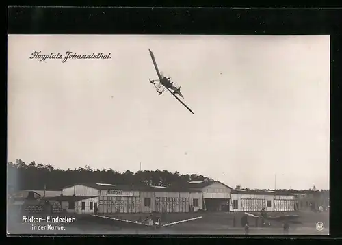 Foto-AK Sanke Nr.: Berlin, Flugplatz Johannisthal, Flugzeug Fokker-Eindecker in der Kurve
