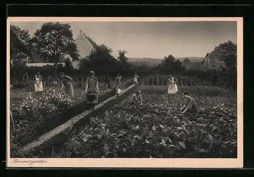 AK Siessen, Institut Kloster - Franziskanerinnen bei der Gartenarbeit