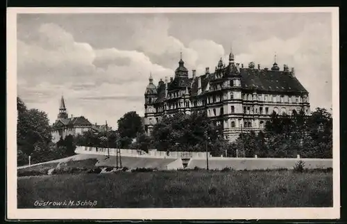 AK Güstrow i. M., Blick zum Schloss