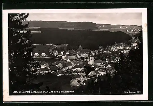 AK Lenzkirch / bad. Schwarzwald, Totale vom Berg aus gesehen