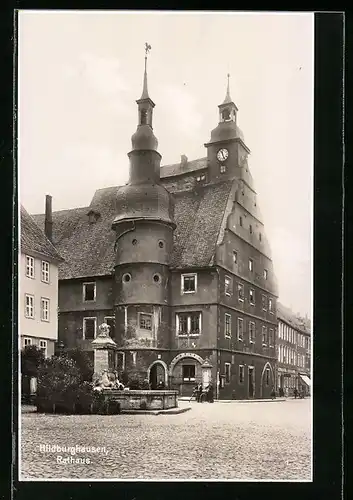 AK Hildburghausen, Rathaus und Brunnen