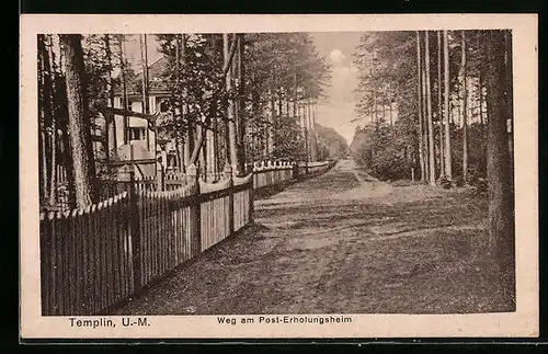 AK Templin / Uckermark, Weg am Post-Erholungsheim