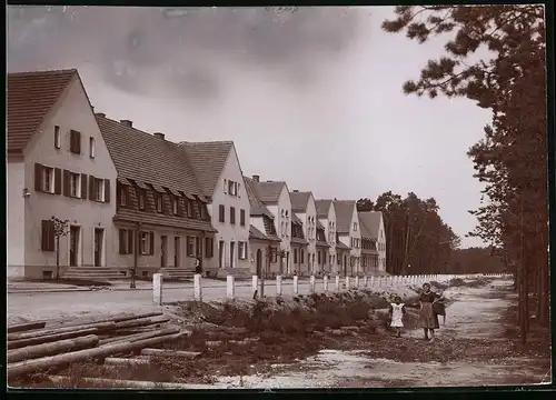 Fotografie Brück & Sohn Meissen, Ansicht Lautawerk, Tätschwitzer Strasse mit Wohnhäuser der Siedlung