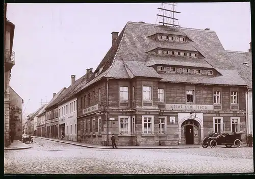 Fotografie Brück & Sohn Meissen, Ansicht Neustadt i. Sa., Strassenpartie am Hotel zum Stern