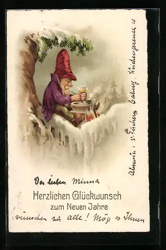 Künstler-AK Zwerg geniesst eine Bowle im Schnee, Glückwünsche zum neuen Jahre