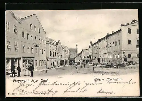 AK Freyung i. bayr. Wald, Passanten auf dem unteren Marktplatz