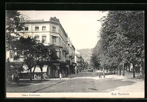 AK Bad Nauheim, Passanten in der oberen Parkstrasse