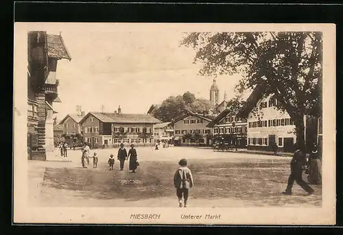 AK Miesbach, Passanten auf dem unteren Markt