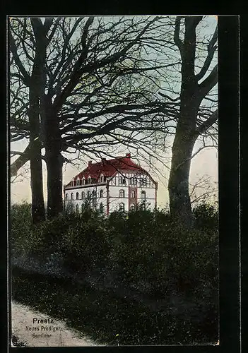 AK Preetz, Blick durch Bäume auf das neue Prediger-Seminar