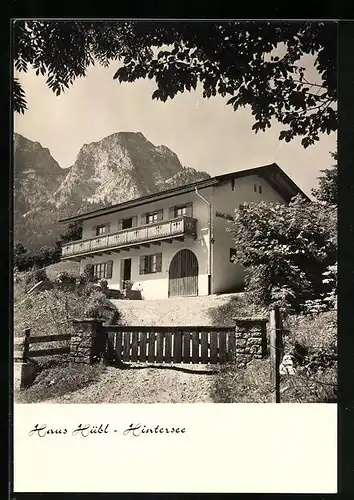AK Hintersee bei Berchtesgaden, Haus Hübl mit Bergen