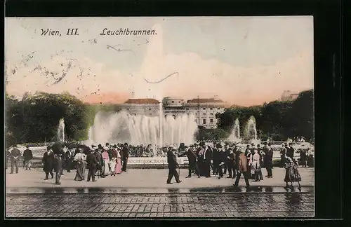 AK Wien, Passanten vor dem Leuchtbrunnen