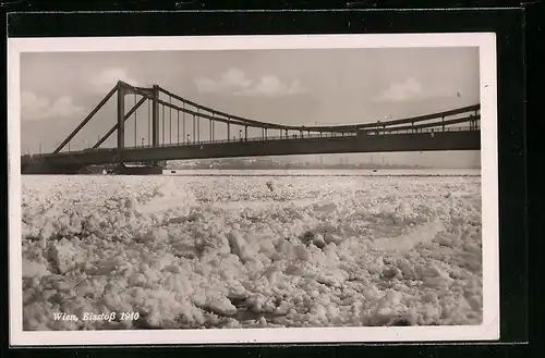 AK Wien, Eisstoss 1940, zugefrorener Fluus und Brücke