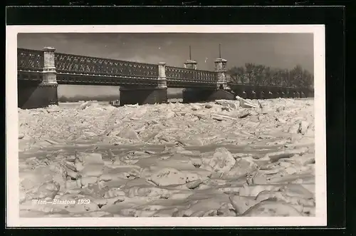 AK Wien, Eisstoss 1929, zugefrorener Fluss und Reichsbrücke