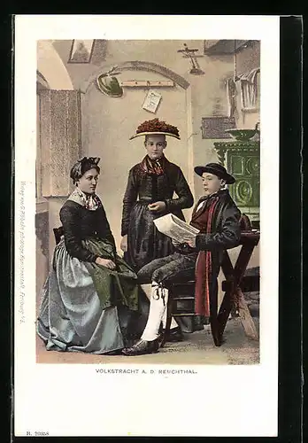 AK Familie in Renchthaler Tracht in der Stube sitzend