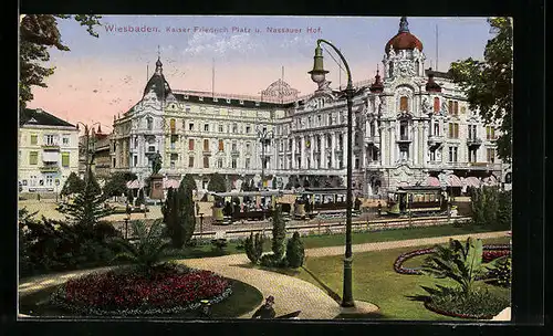 AK Wiesbaden, Strassenbahnen auf dem Kaiser Friedrich-Platz