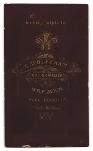 Fotografie Ernst Wolffram, Bremen, Fedelhören 14, Portrait charmanter junger Mann mit Vollbart