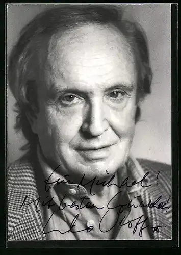AK Schauspieler Udo Vioff ernst schauend, mit original Autograph